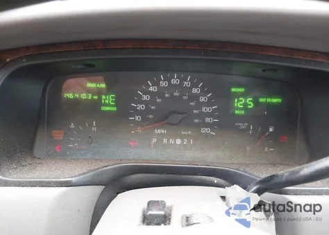 1999 Lincoln Town Car Signature from USA, damaged, VIN 1LNFM82W4XY601370